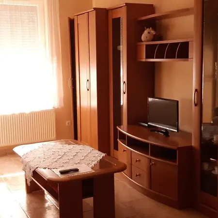 Appartement Petno Apartman *